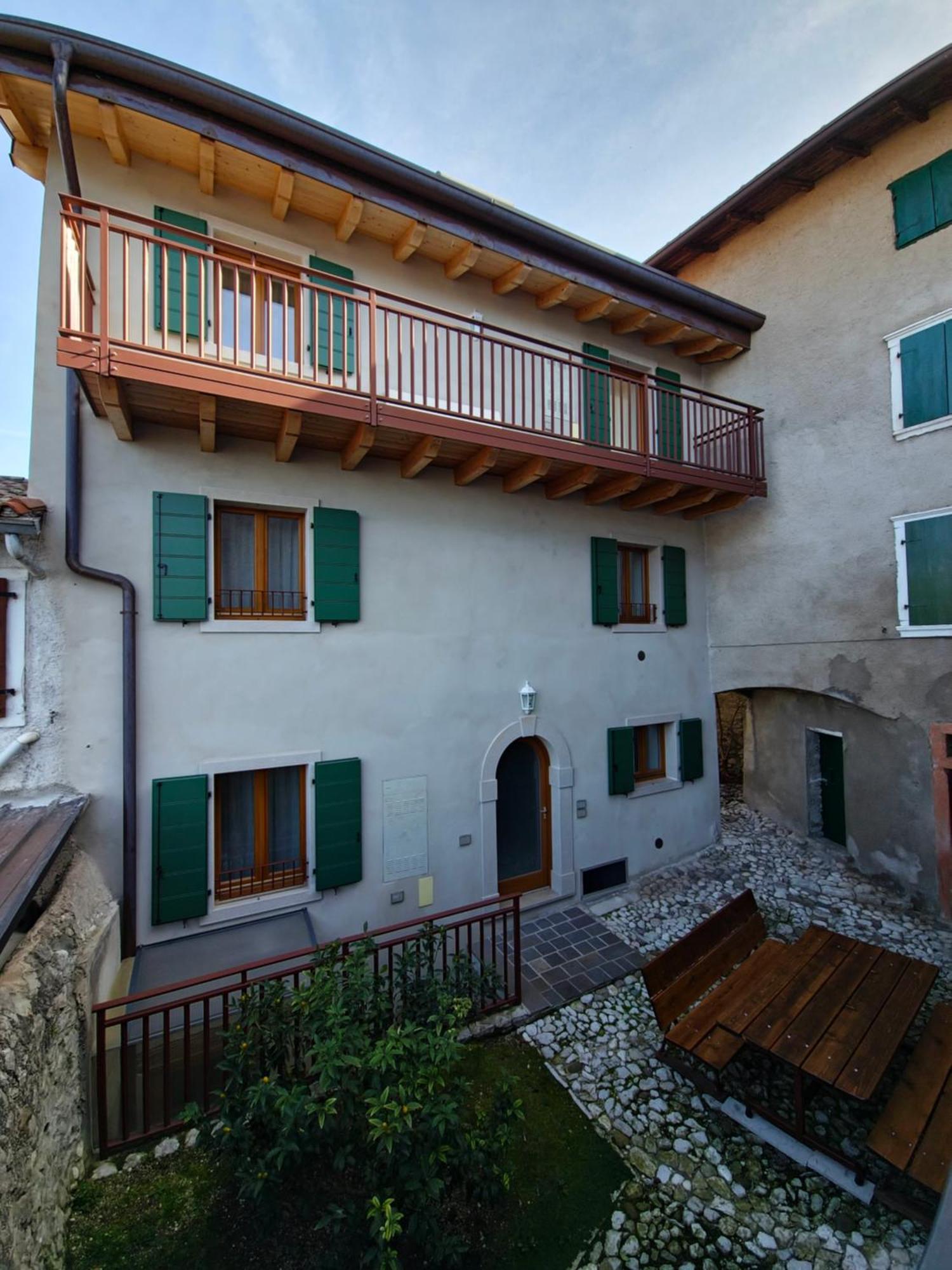 Aparthotel casa antico borgo Assenza di Brenzone Exterior foto